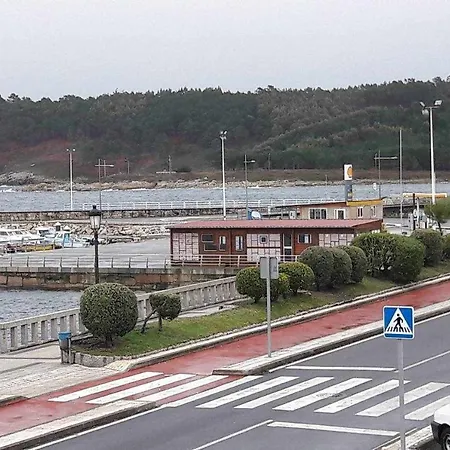 Enfrente Al Puerto, 4 Personas *