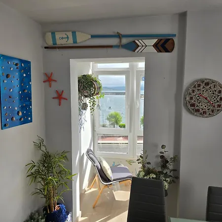 Enfrente Al Puerto, 4 Personas *