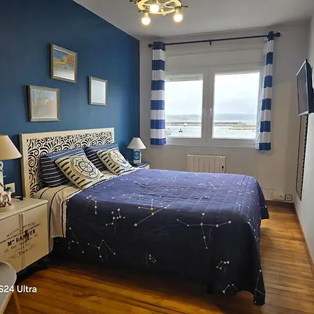 Enfrente Al Puerto, 4 Personas *